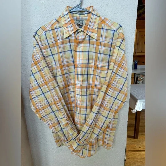 LL Bean Wrinkle/Stain Resistant 100% Cotton Button Down Shirt - Picture 2 of 5